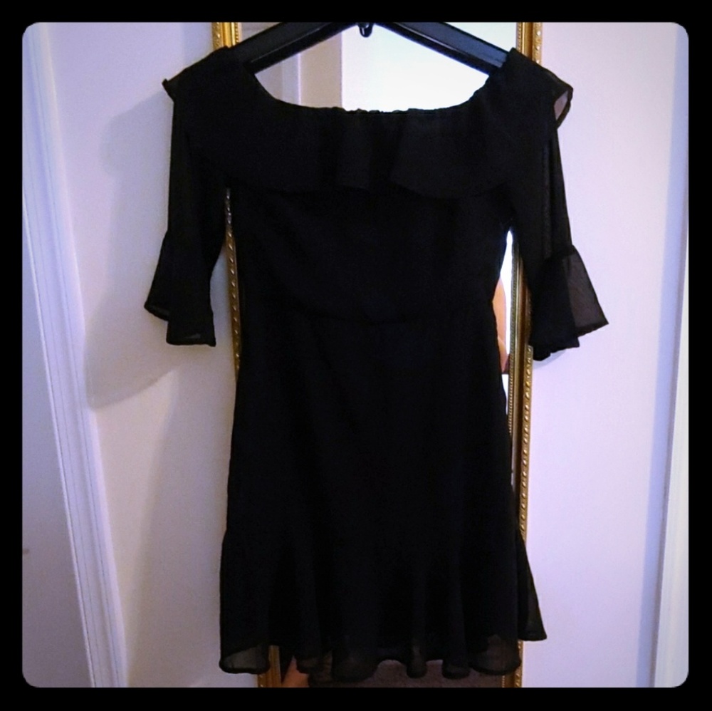 Lulu's black Dress